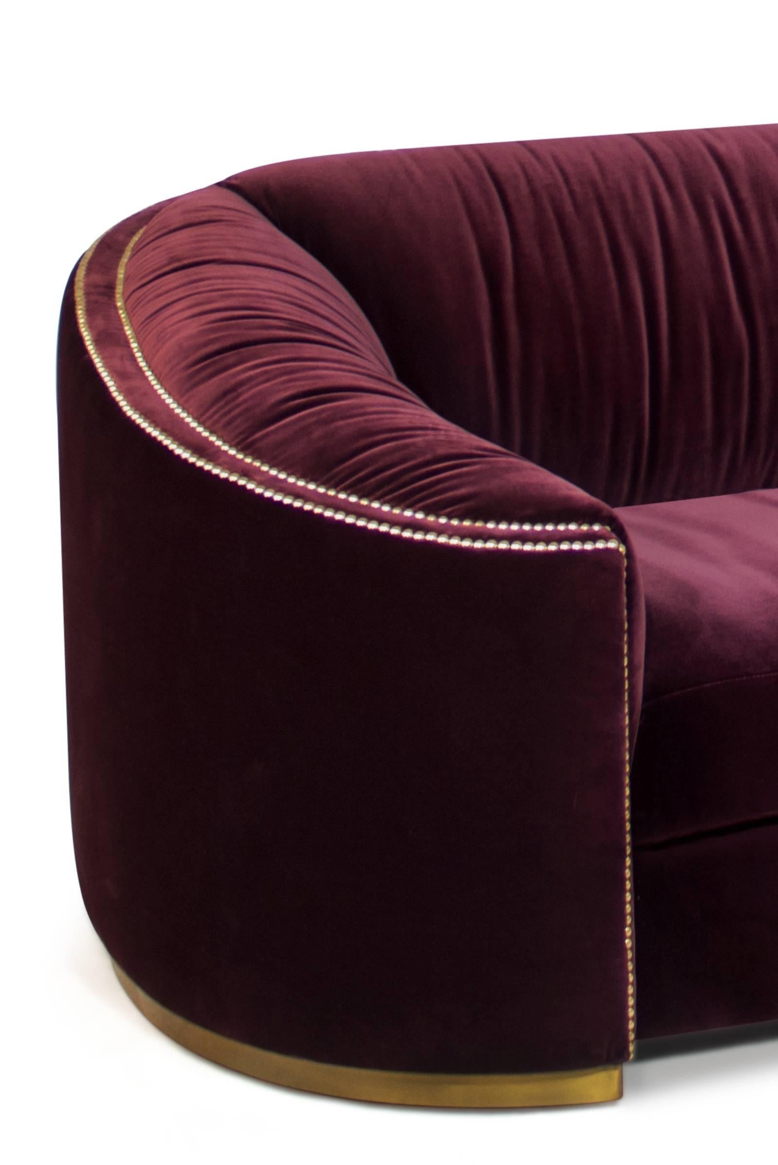 https://a.1stdibscdn.com/archivesE/upload/f_14282/1472297174776/wales_sofa_2_HR_copie_D_master.JPG