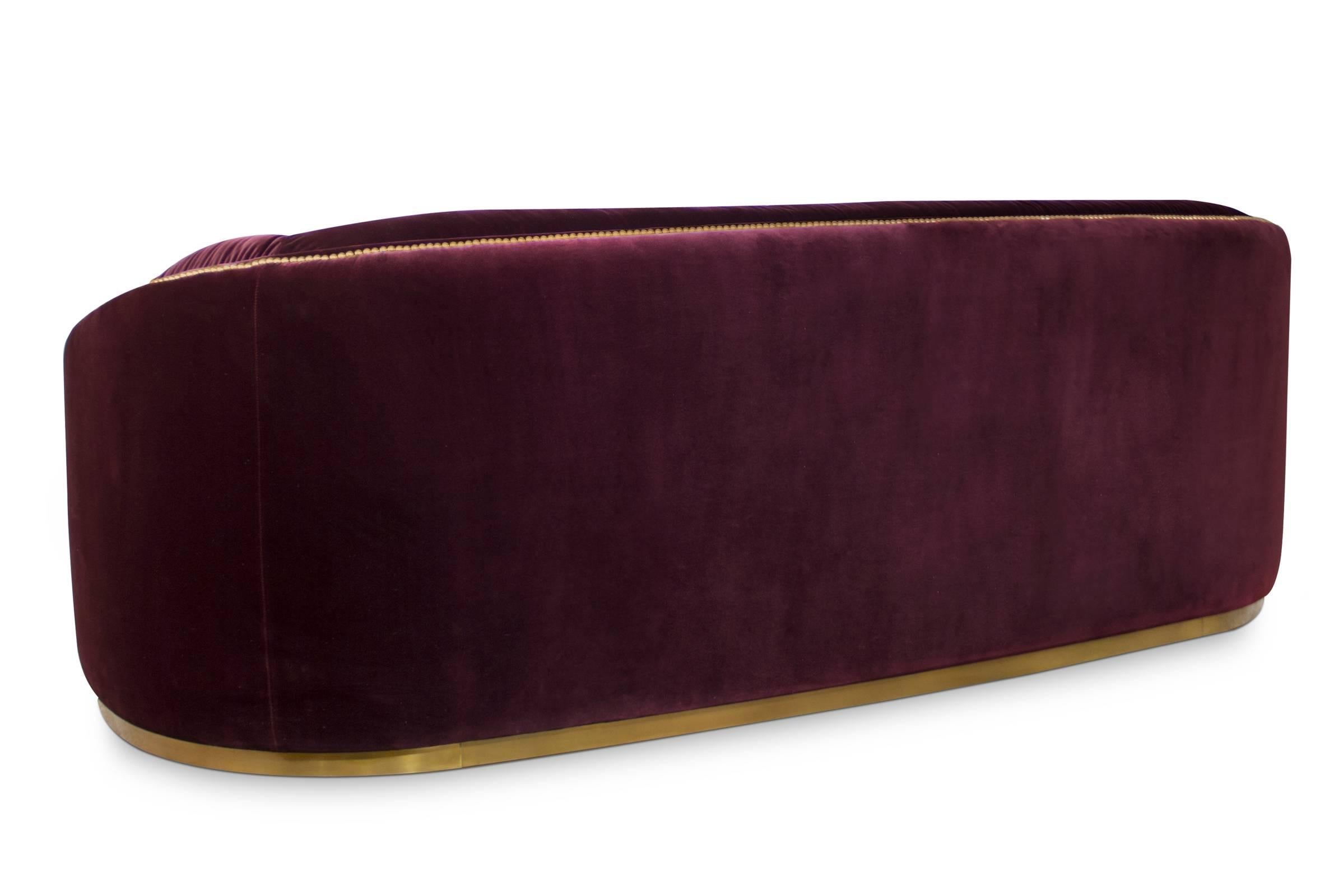 https://a.1stdibscdn.com/archivesE/upload/f_14282/1472297165016/wales_sofa_3_HR_copie_master.JPG