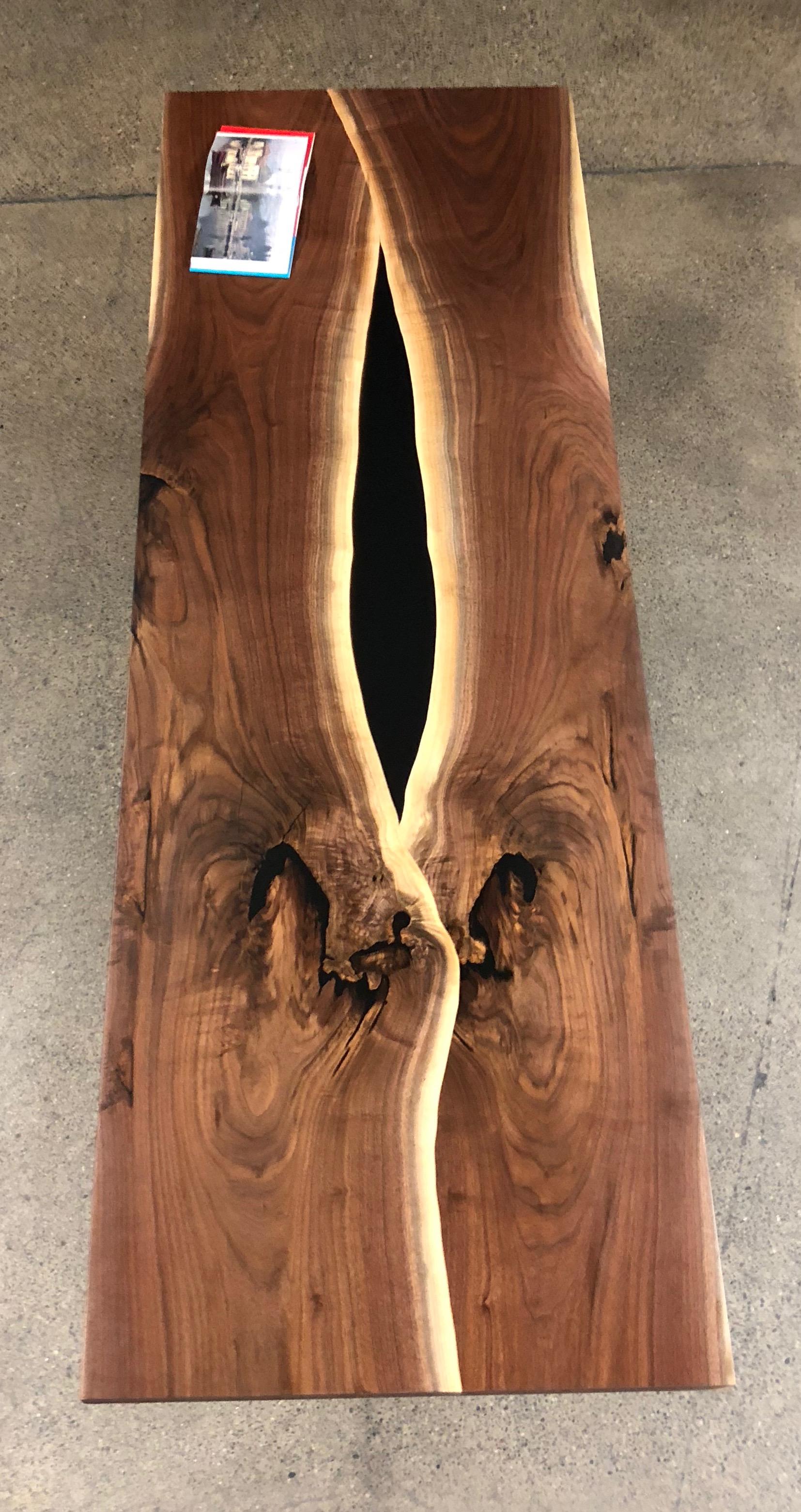 https://a.1stdibscdn.com/reverse-live-edge-walnut-dining-table-for-sale-picture-4/f_96472/f_382437721706977954856/walnut_dining_table_master.jpg