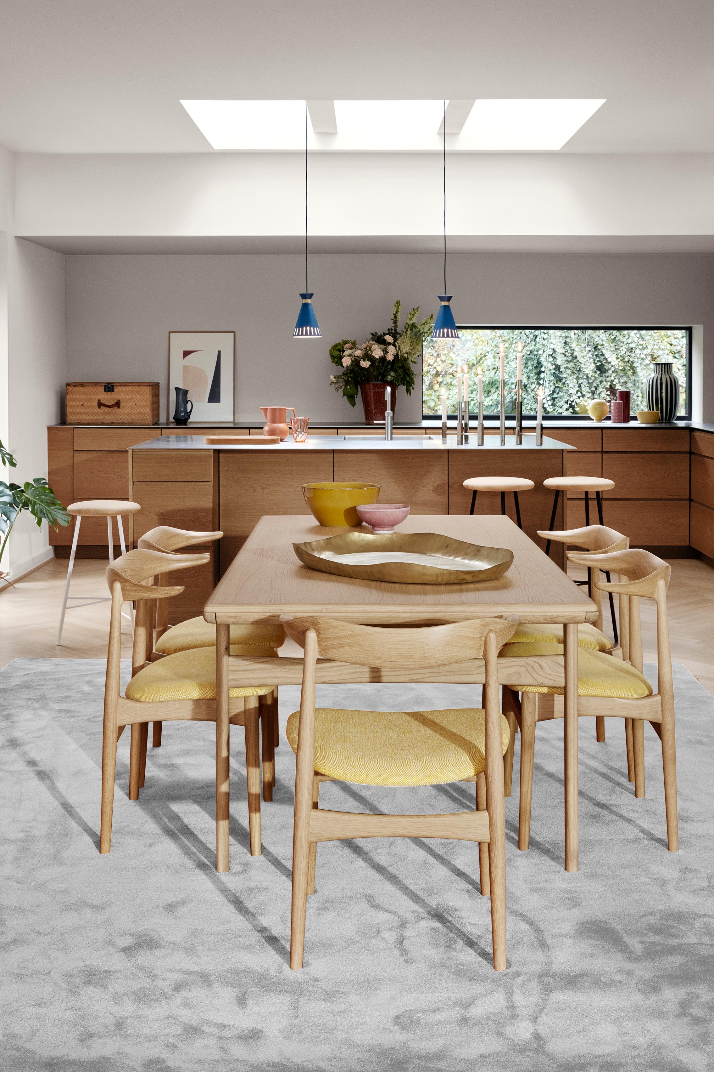 https://a.1stdibscdn.com/evermore-small-dining-table-by-arne-hovmand-olsen-from-warm-nordic-for-sale-picture-13/12330573/f_195009621592287328955/warmnordic_cowhorn_evermore_pebble_master.jpg