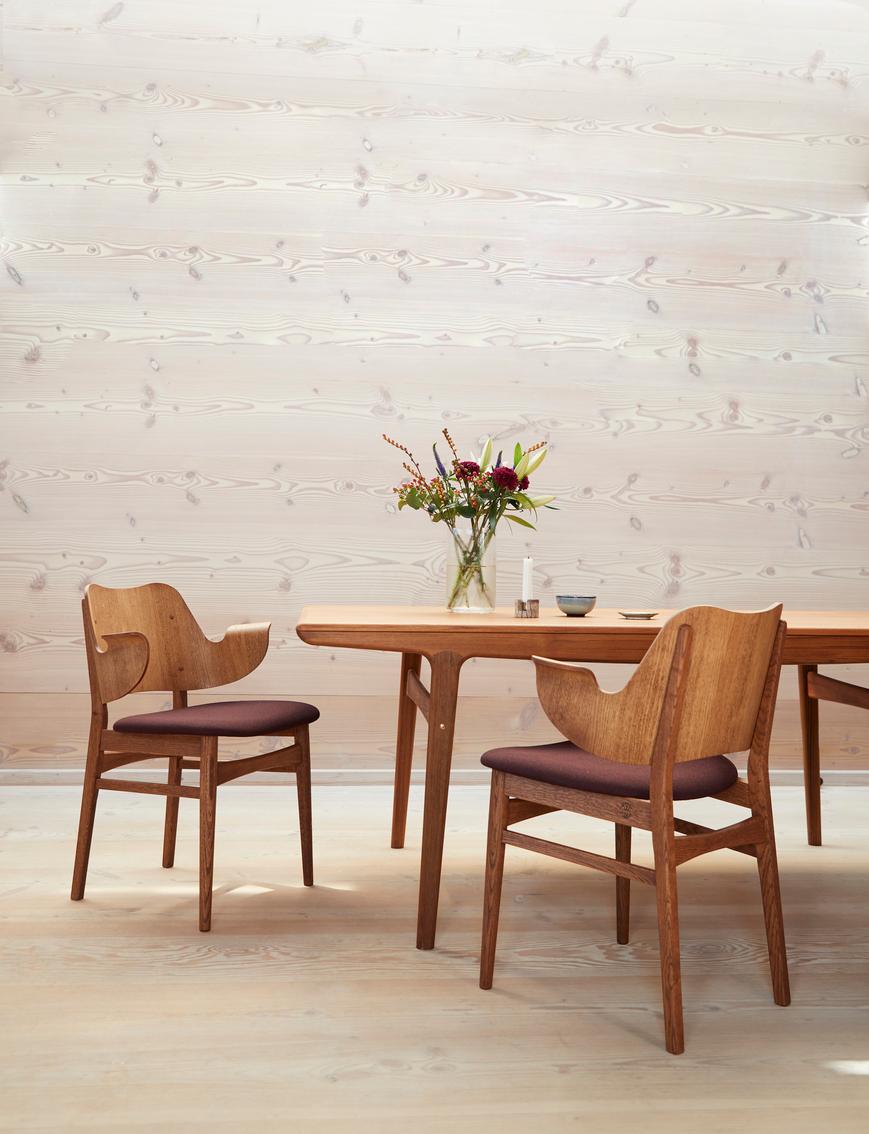 https://a.1stdibscdn.com/evermore-dining-table-walnut-160-by-warm-nordic-for-sale-picture-7/f_12192/f_344008921684773317959/warmnordic_gesture_evermore_arctic_master.jpg