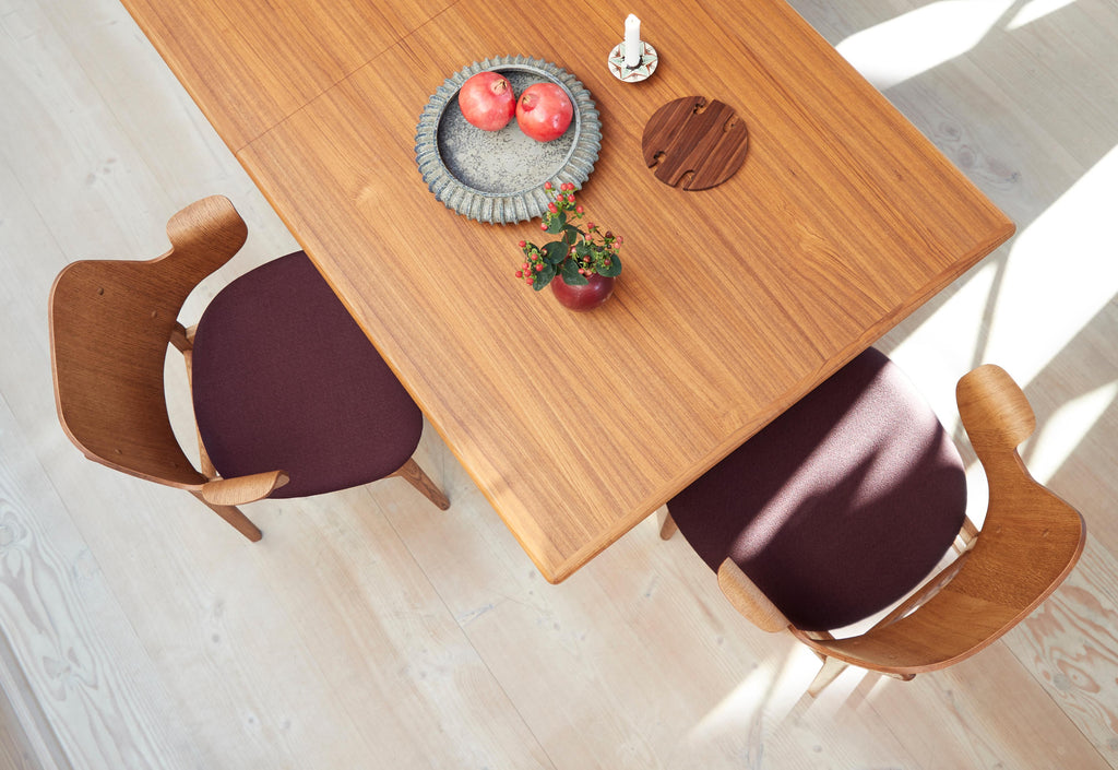 https://a.1stdibscdn.com/evermore-small-dining-table-by-arne-hovmand-olsen-from-warm-nordic-for-sale-picture-8/12330573/f_195009621592287278536/warmnordic_gesturechair_evermore_teak_02_master.jpg