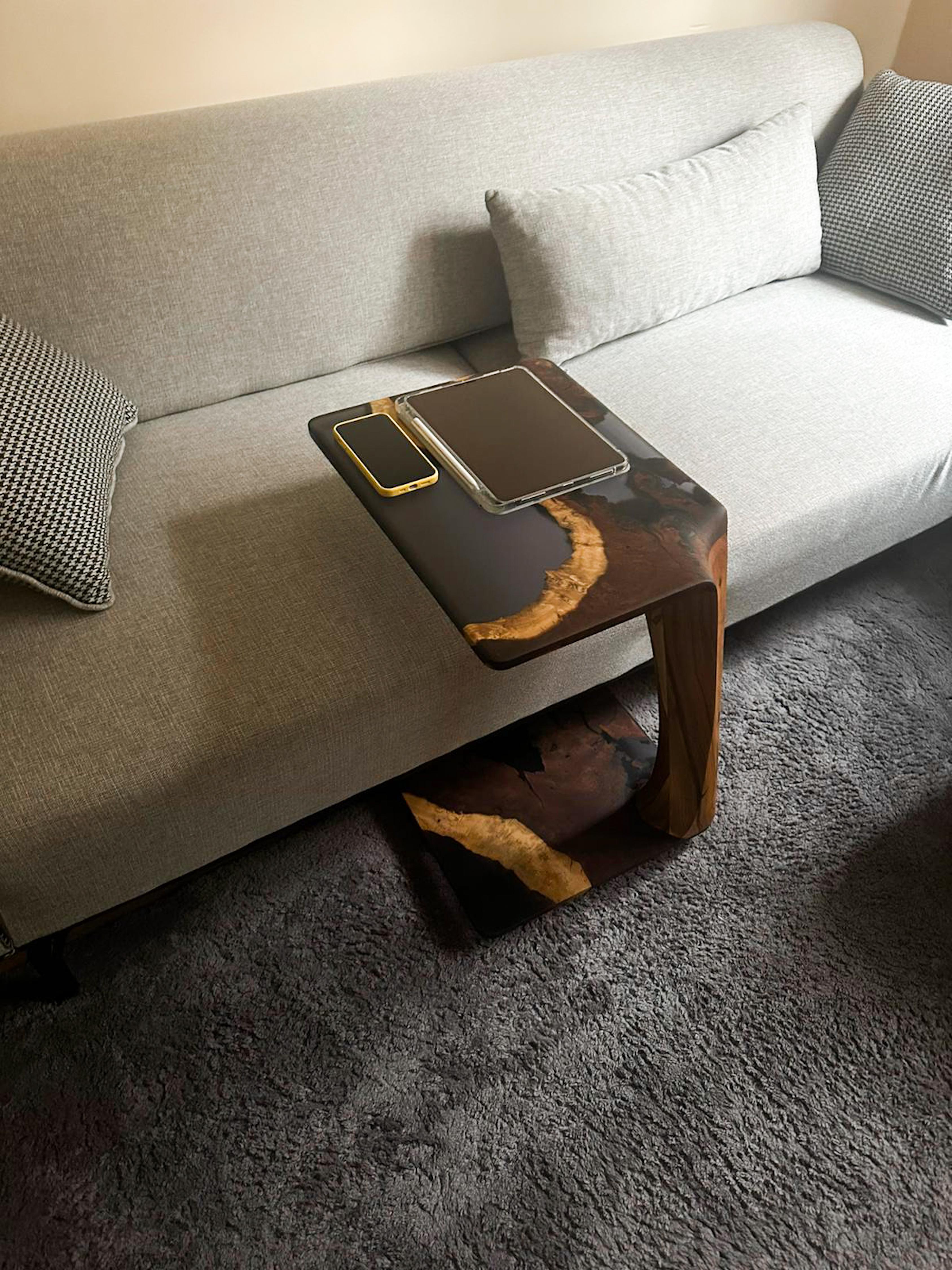 https://a.1stdibscdn.com/wooden-side-table-custom-sofa-table-custom-coffee-table-for-sale-picture-2/f_91932/f_438412221740745286423/waterfall_blue_epoxy_console_table_1_master.JPG
