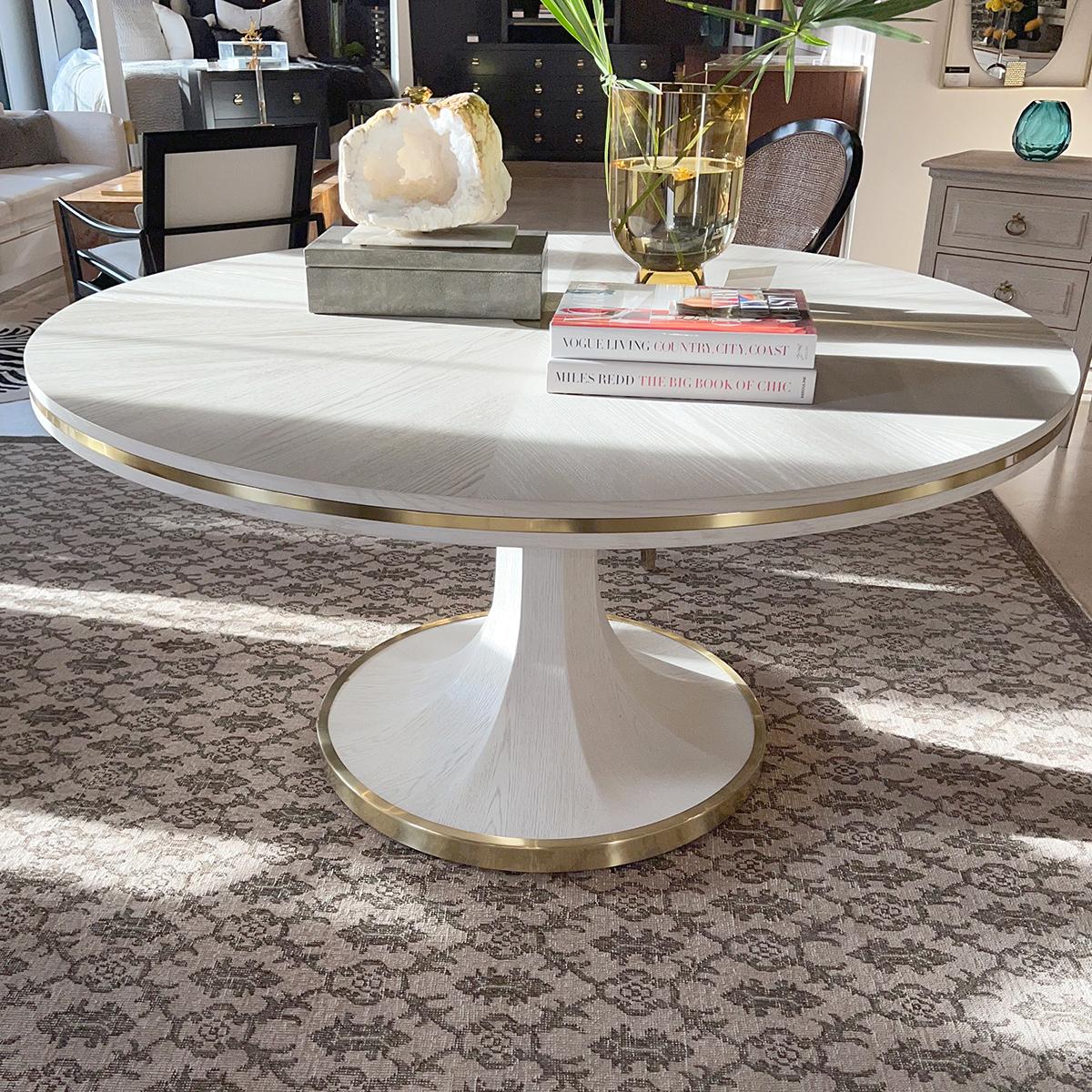 https://a.1stdibscdn.com/art-deco-white-dining-table-for-sale-picture-2/f_8038/f_346755821686254472178/white_modern_dining_table_1_master.jpg