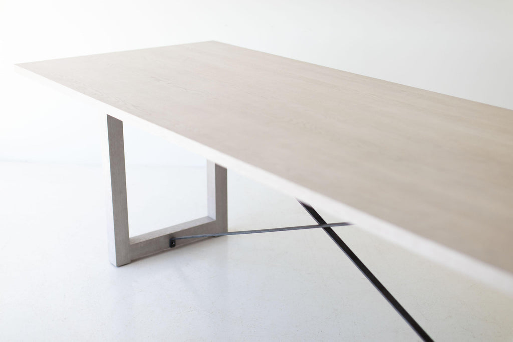 https://a.1stdibscdn.com/whitewash-dining-table-for-sale-picture-4/f_9720/1565813437071/whitewash_dining_table_04_master.jpg