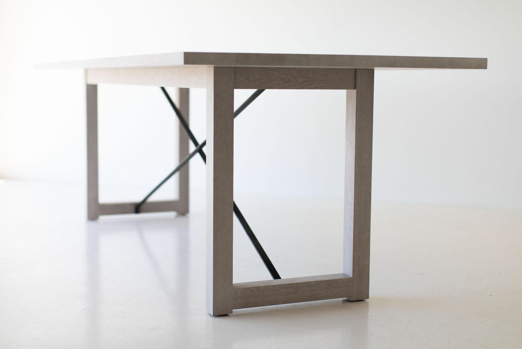 https://a.1stdibscdn.com/whitewash-dining-table-for-sale-picture-5/f_9720/1565813438939/whitewash_dining_table_05_master.jpg