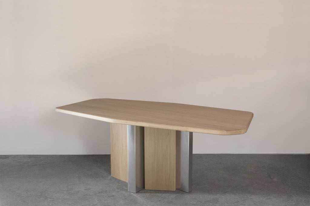 https://a.1stdibscdn.com/diamond-table-dining-in-white-oak-and-polished-aluminum-by-simon-johns-for-sale-picture-4/f_26473/1554385971698/wide_slight_tilt_WEB_master.jpg