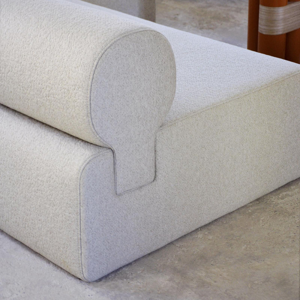 https://a.1stdibscdn.com/modular-designer-sofa-oak-by-woo-customizable-contemporary-sectional-seating-for-sale-picture-6/f_63402/f_454839921750144661475/woo_1stdibs_Oak_5_master.jpg