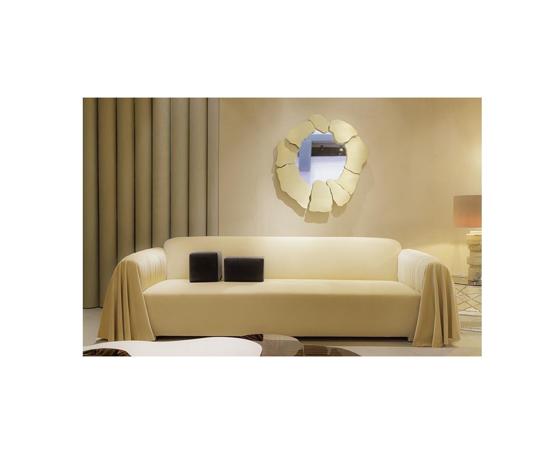 https://a.1stdibscdn.com/art-deco-style-sofa-covered-in-olive-velvet-by-munna-design-for-sale-picture-7/f_27693/f_476212721763581340283/xox_master.jpg