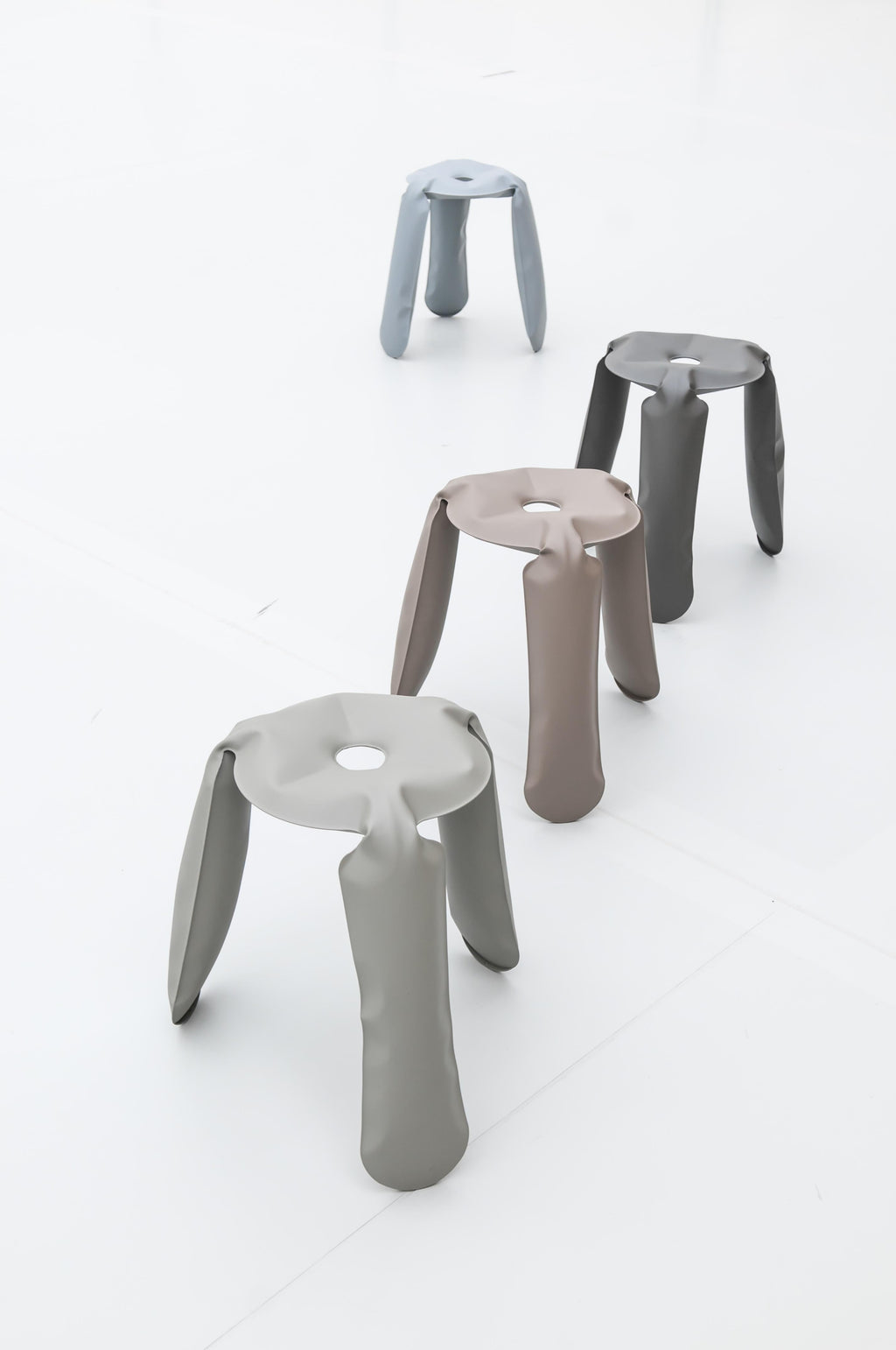 https://a.1stdibscdn.com/mini-plopp-stailess-steel-stool-by-zieta-for-sale-picture-6/f_12192/f_266915021640636717159/zieta_plopp_zieta_collcetion_6_master.jpg